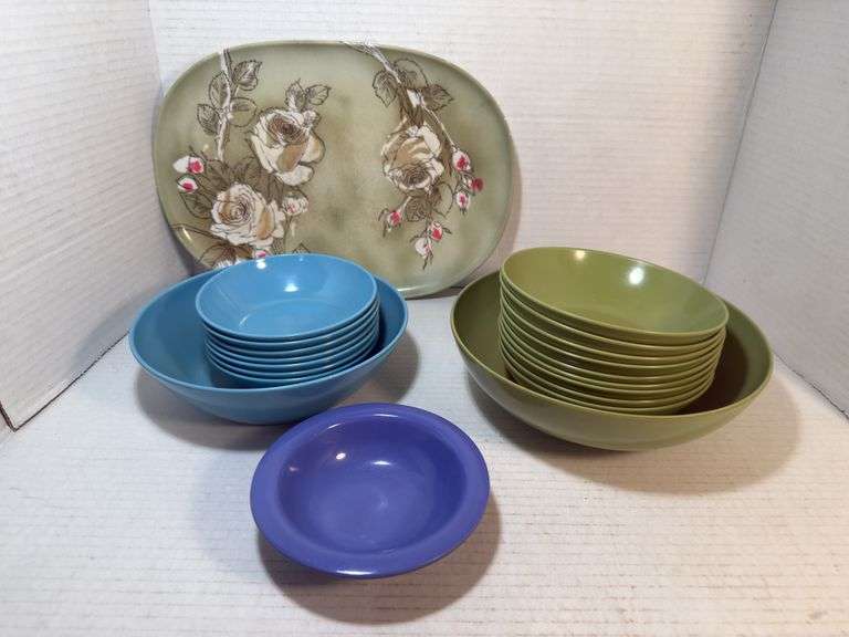 Melamine Bowl and Platter Set - Floral Platter with Blue and Green Bowls image