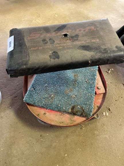 Snap-on Creeper Seat and Toolbox image