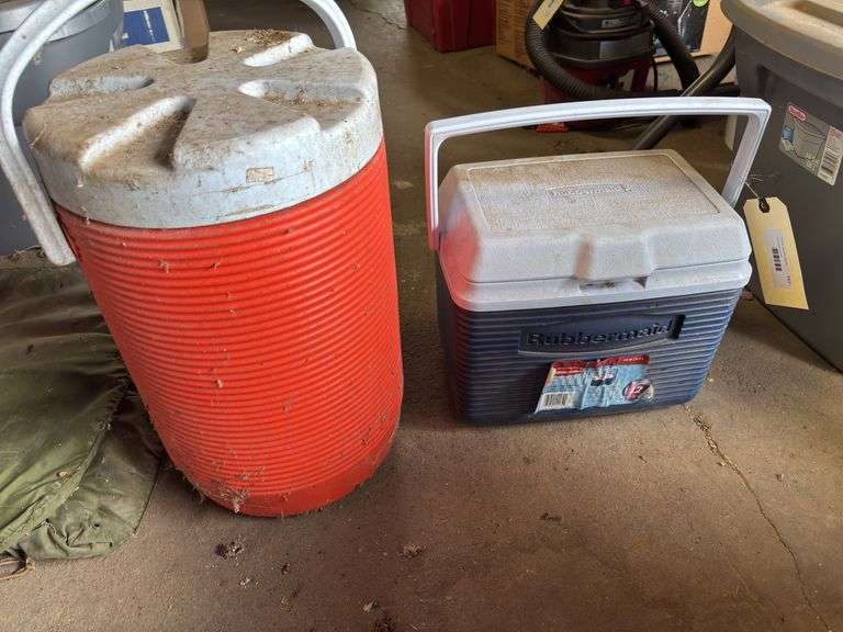 Beverage Dispenser and Cooler Bundle image