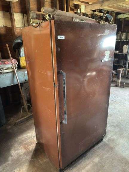 Signature Frostless Freezer Refrigerator with Contents and Wooden Tools image