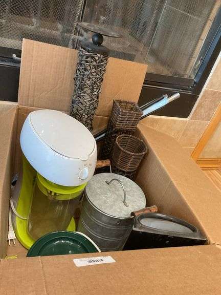 Box Lot: Kitchen Items, Home Decor image