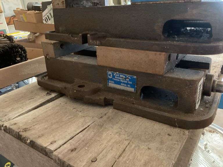 Kurt Mfg. Co. Precision Machine Vise image