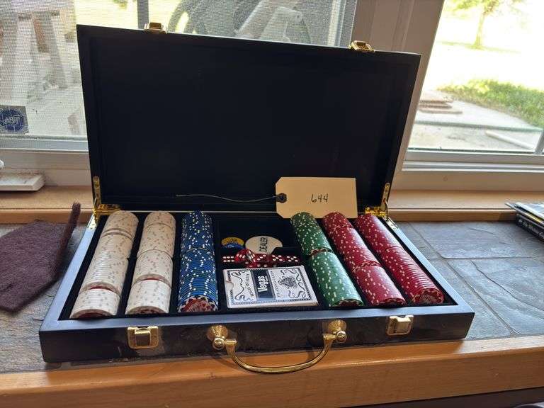 Poker Chip Set with Case image