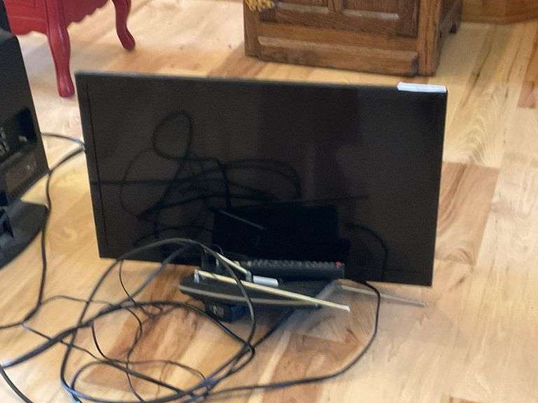 Sanyo DP24E14 LCD TV image