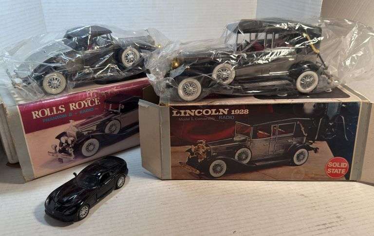Rolls Royce Phantom II & Lincoln 1928 Radio Model Cars image