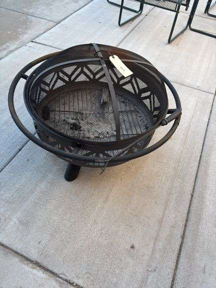 Metal Fire Pit with Spark Screen image