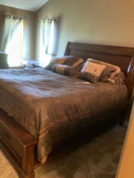 King size sleigh bed with high stature, pull out drawers (includes bedding) image