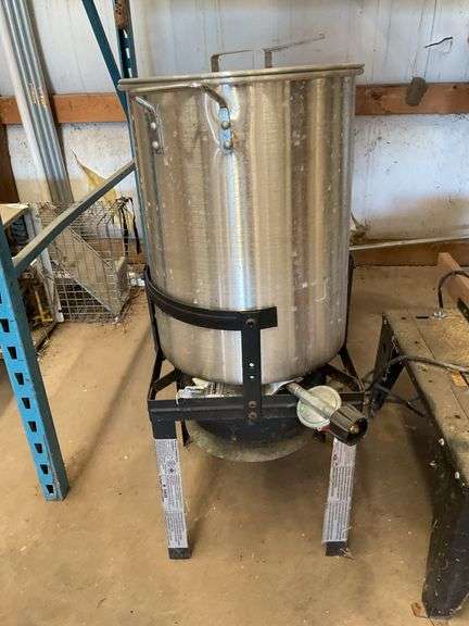 Large Propane Boiler with Stand - Bass Pro Shops image