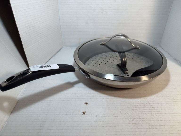 Calphalon Everyday Pan with Lid and Splatter Screen image