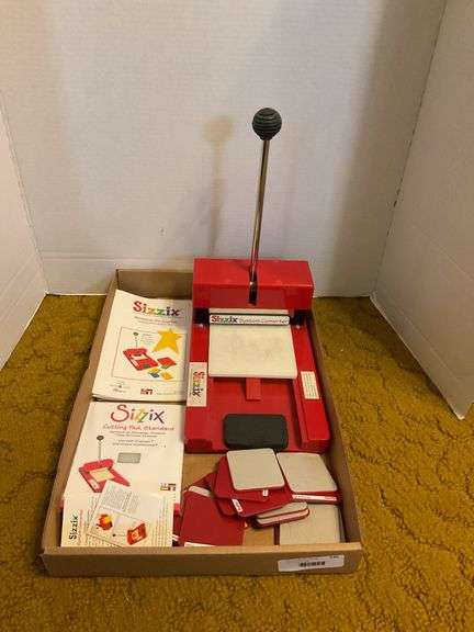 Sizzix Die Cutting Machine with Cutting Pads and System Converter image