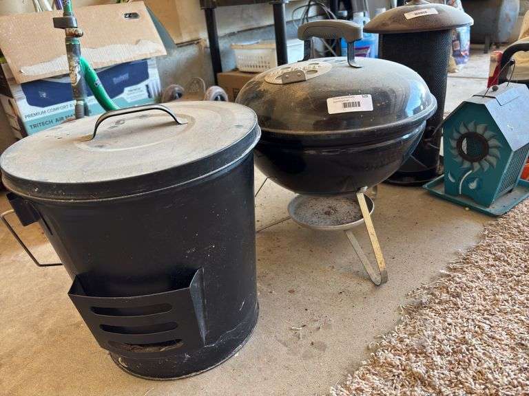 Weber Kettle Grill and Charcoal Storage Bin image