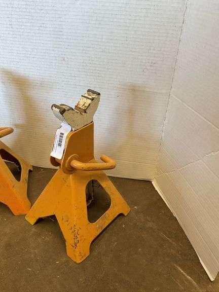 Pair of 3-Ton Heavy Duty Jack Stands - Model P38846 image