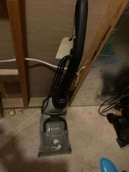 Dirt Devil Featherlite Upright Carpet Extractor image