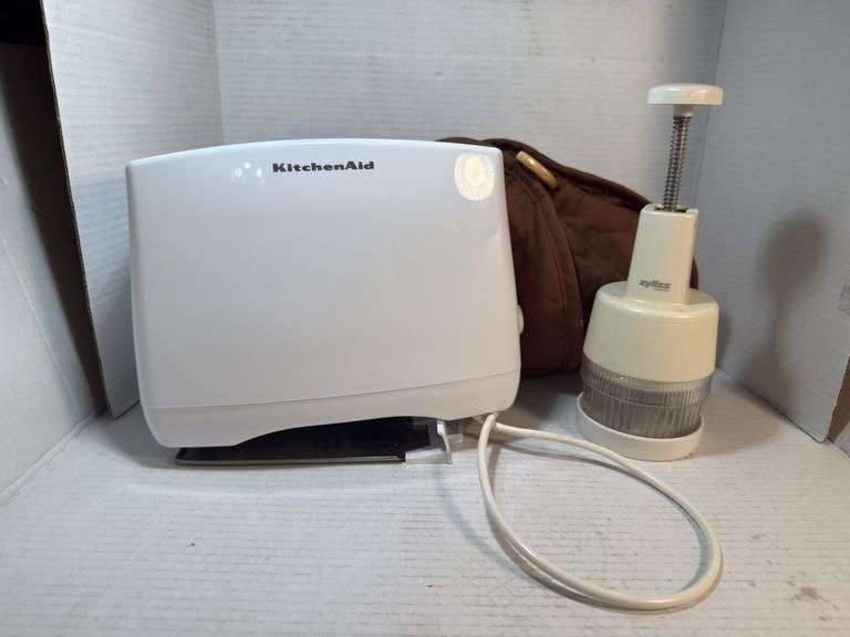 KitchenAid Toaster with Zyliss Food Chopper image