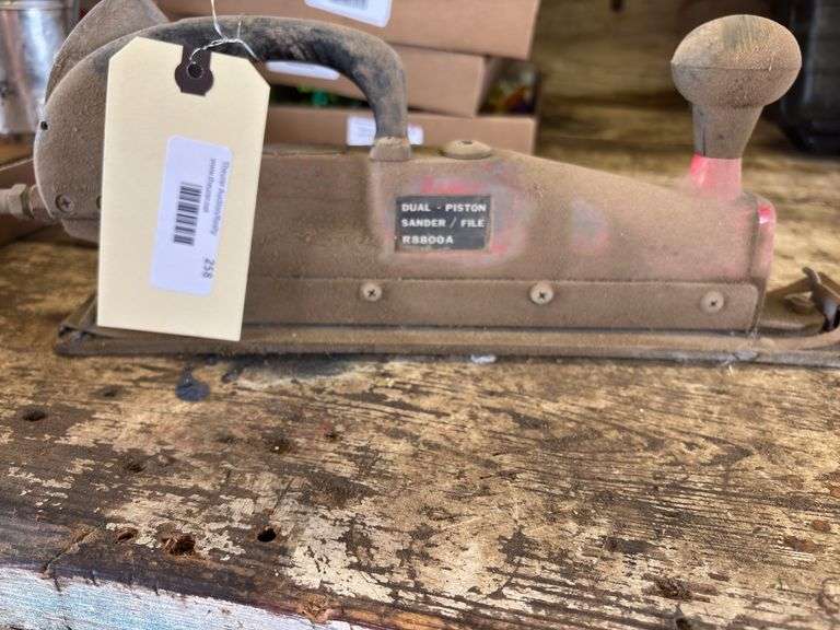 Dual-Piston Sander/File R8800A image