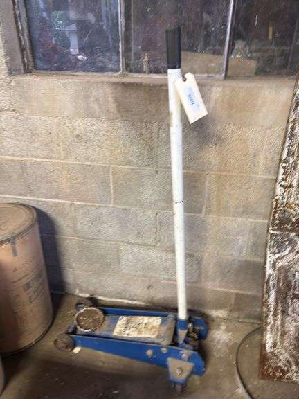 Viking 2 1/4 Ton Floor Jack image
