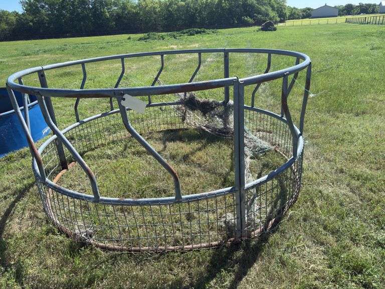 Round Bale Hay Feeder, 8ft image