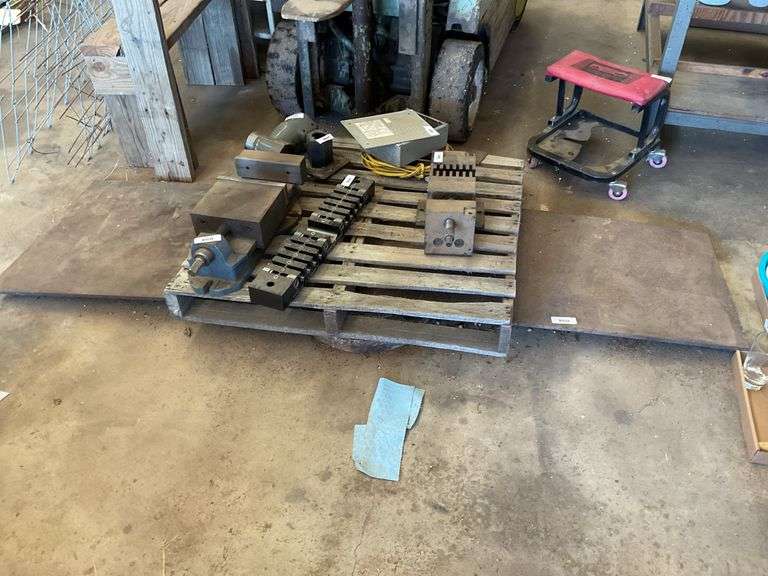 Metal Sheet (7 ft x 2 ft x 1/2" thick) - does not include machining tools on the pallet image
