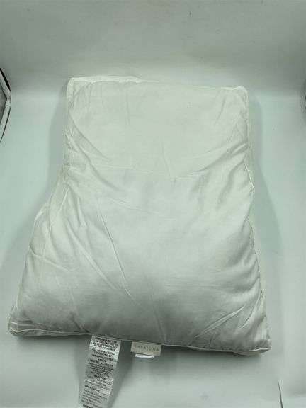Casaluna White Bed Pillow image