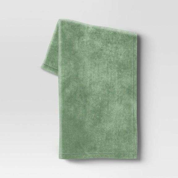 Soft Plush Green Throw Blanket image