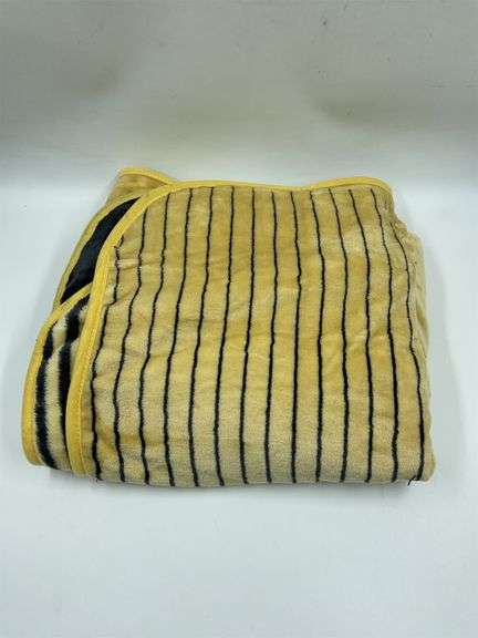 New Orleans Saints Throw Blanket image
