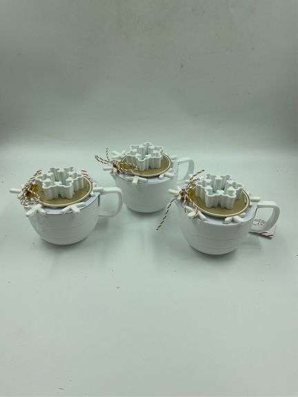 Set of 3 Decorative Snow Flake Christmas Mugs image