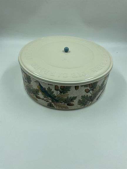 Decorative Pie Carrier with Bird and Oak Leaf Design image