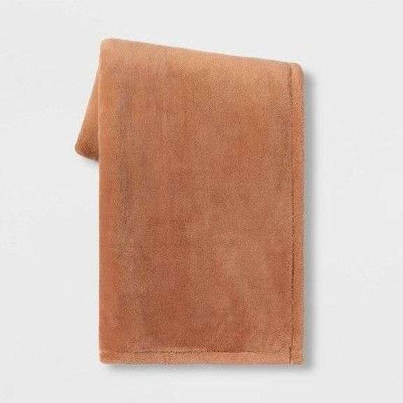 Cozy Plush Throw Blanket in Brown image