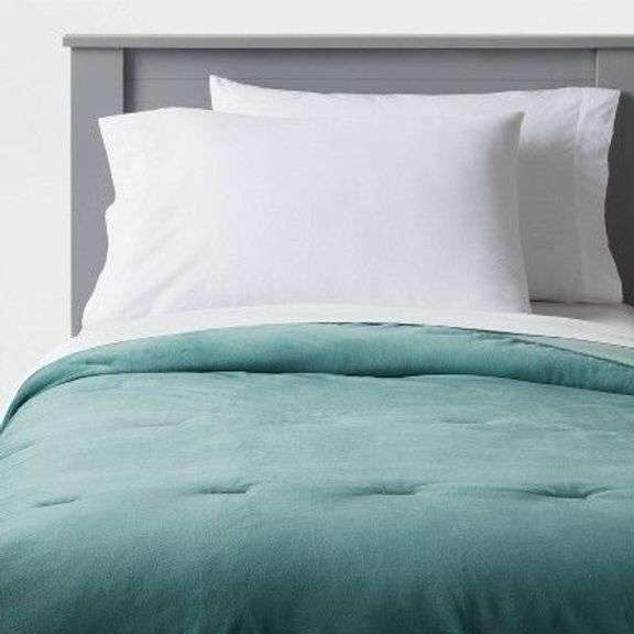 Green Velvet Comforter Set image