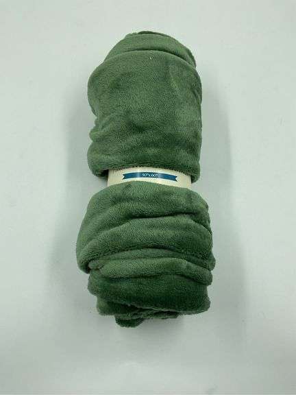 Soft Green Plush Throw Blanket 50x60 image