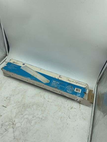 New in Box GE Fluorescent Fixture 202 914 image