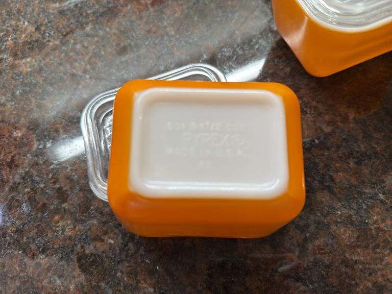 Pyrex refrigerator dishes