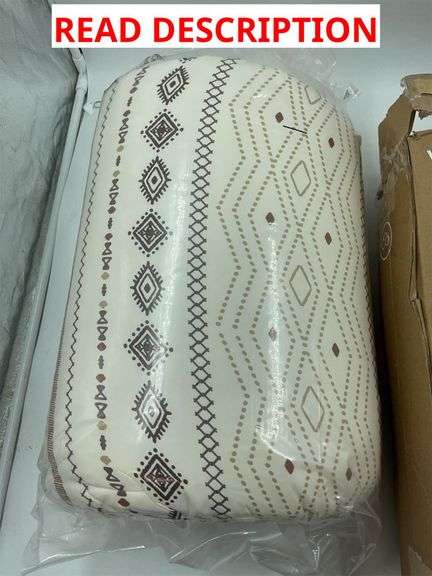 Patterned queen comforter set image