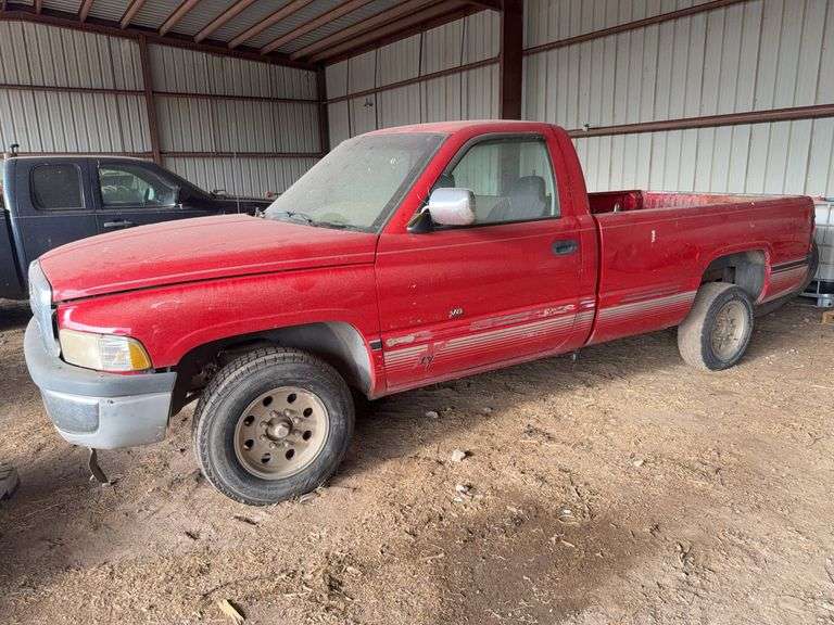 1994 Dodge Pickup, Magnum V-8, automatic, 201367 miles on odometer, VIN# 1B7JC26Y6RS502971, needs repairs image
