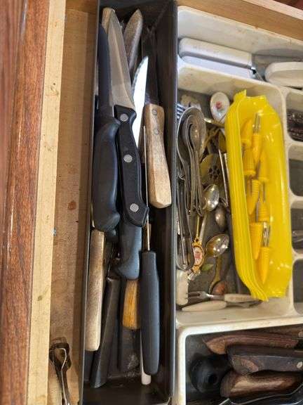 Silverware, measuring spoons, knives