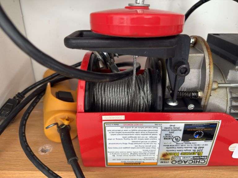 Chicago Electric Power Tools 220/440lb Electric Hoist