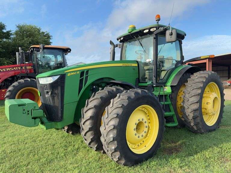 2011 JD 8360R diesel tractor, FWA, 3pt w/quick-tach, 4406 hours, Serial #1RW8360RKBD041337 image