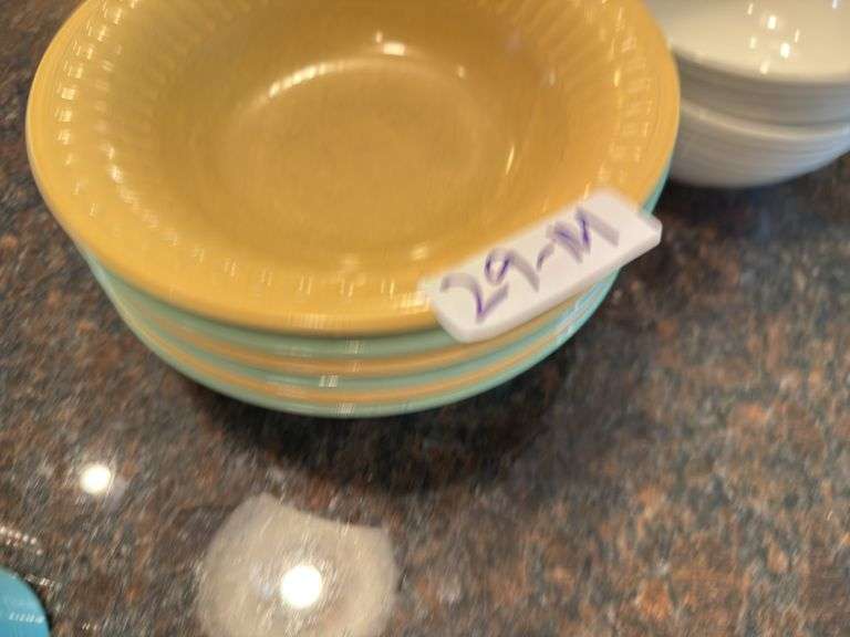 Soup bowls, two mugs, two small bowls