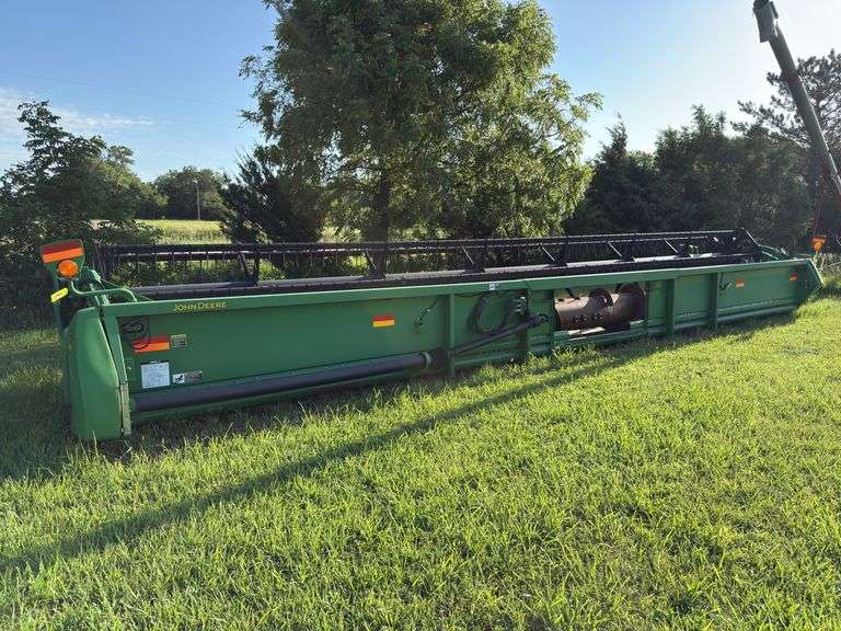 2010 JD 635F Hydraflex 35 ft header, Ser # 1H00635FHA0737980 image