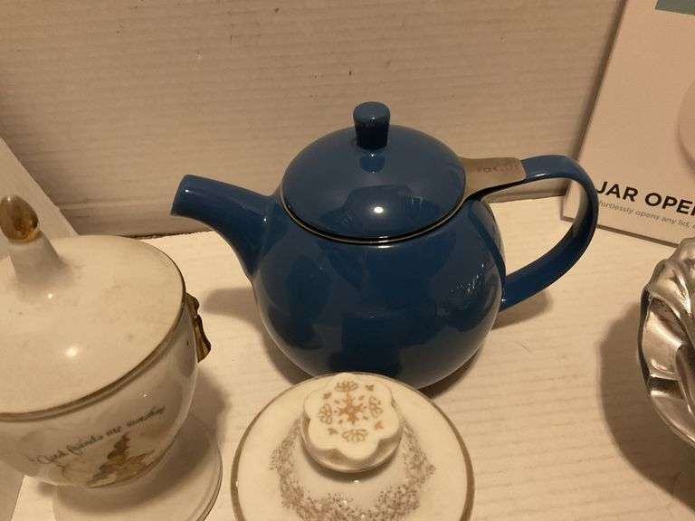 Assorted Kitchenware & Decorative Items