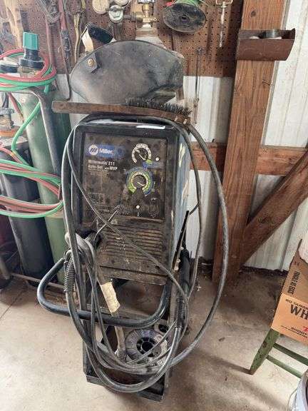 Miller Millermatic 211 Auto-Set with MVP Wire Welder with Tank image