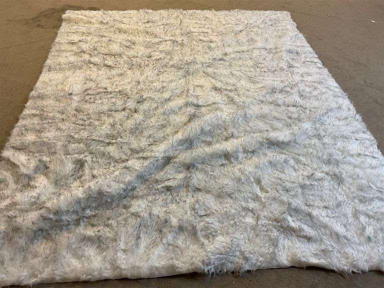 (7.5 x 9.5 White furry blanket with grey tips image
