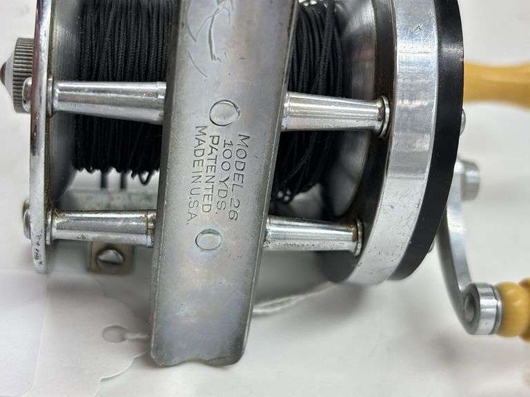 Shakespeare Model 26 Fishing Reel