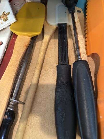 Utensils in the drawer ￼