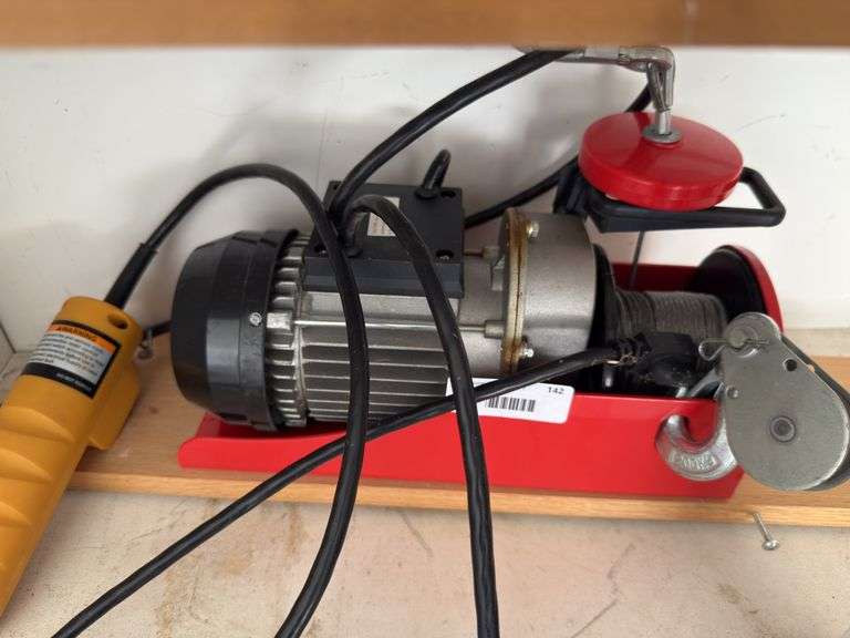 Chicago Electric Power Tools 220/440lb Electric Hoist