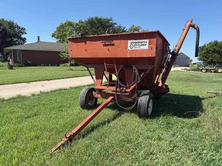 Unverferth McCurdy 275 Gravity Wagon, side-mounted hydraulic-driven discharge auger, Serial #20054 image