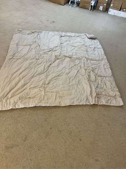 Queen sized tan comforter image