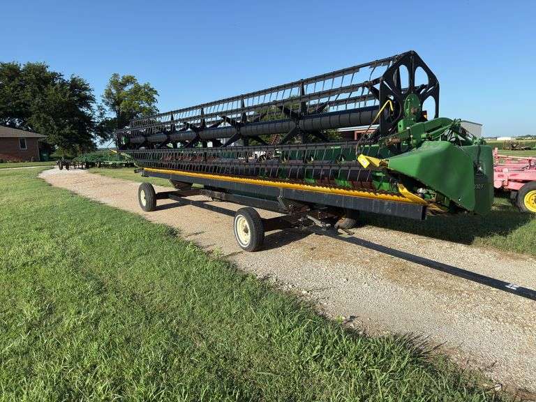 2001 JD 930F header with J&M trailer, 30 ft, Serial #H00930F692137 image