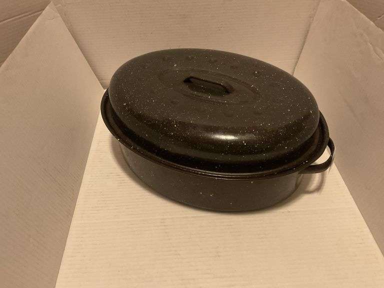Oval Roasting Pan with Lid