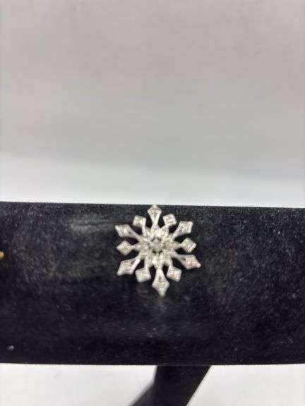 Assorted Lot of Fashion Brooches